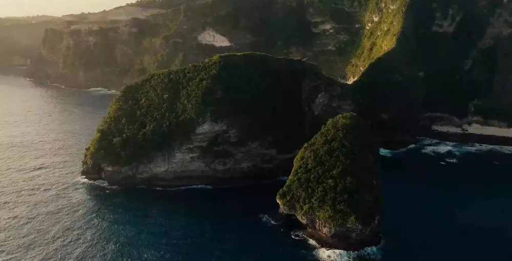 Scenic aerial view of Nusa Penida cliff for luxury Bali honeymoon packages and bespoke travel journeys by Bali Assist Co